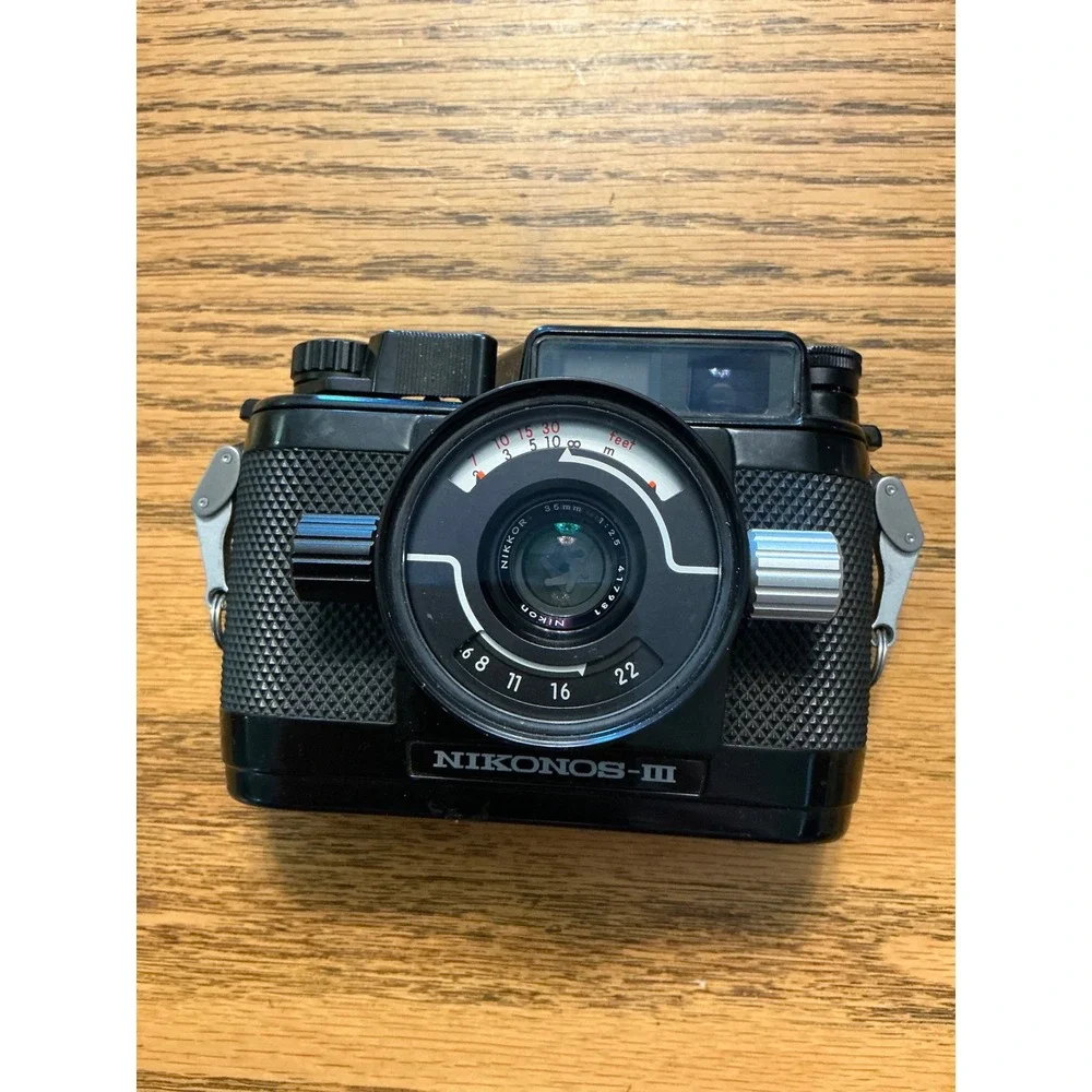 Nikon Nikonos III 35mm Underwater Film Camera with Nikkor 35mm f2.5 Lens Black